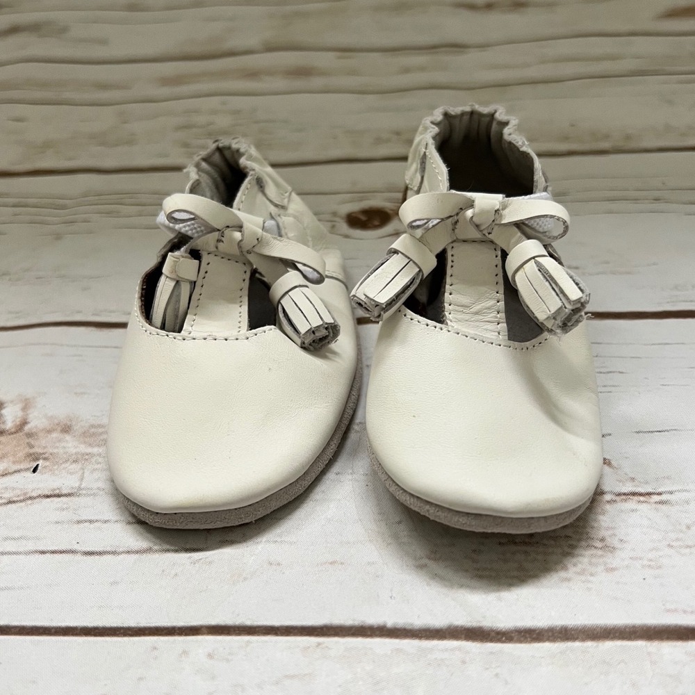 NWOT White Leather T-Strap Moccasins Tassel Bow 12-18 Months